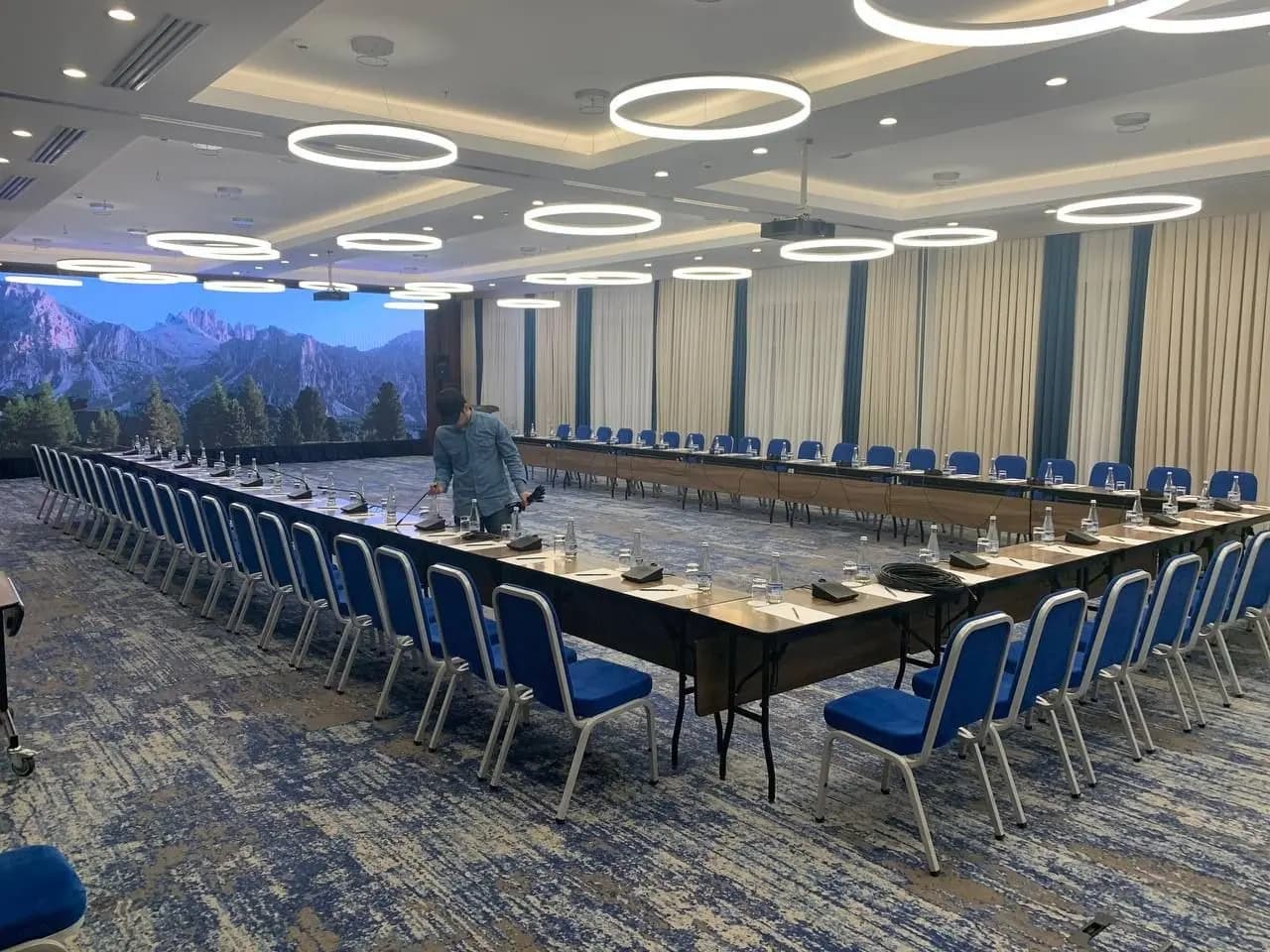 Conference hall (CGB210) 4