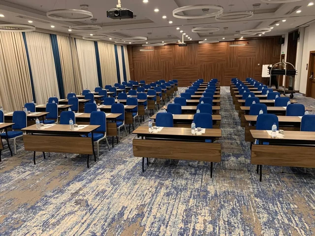 Conference hall (CGB210) 2