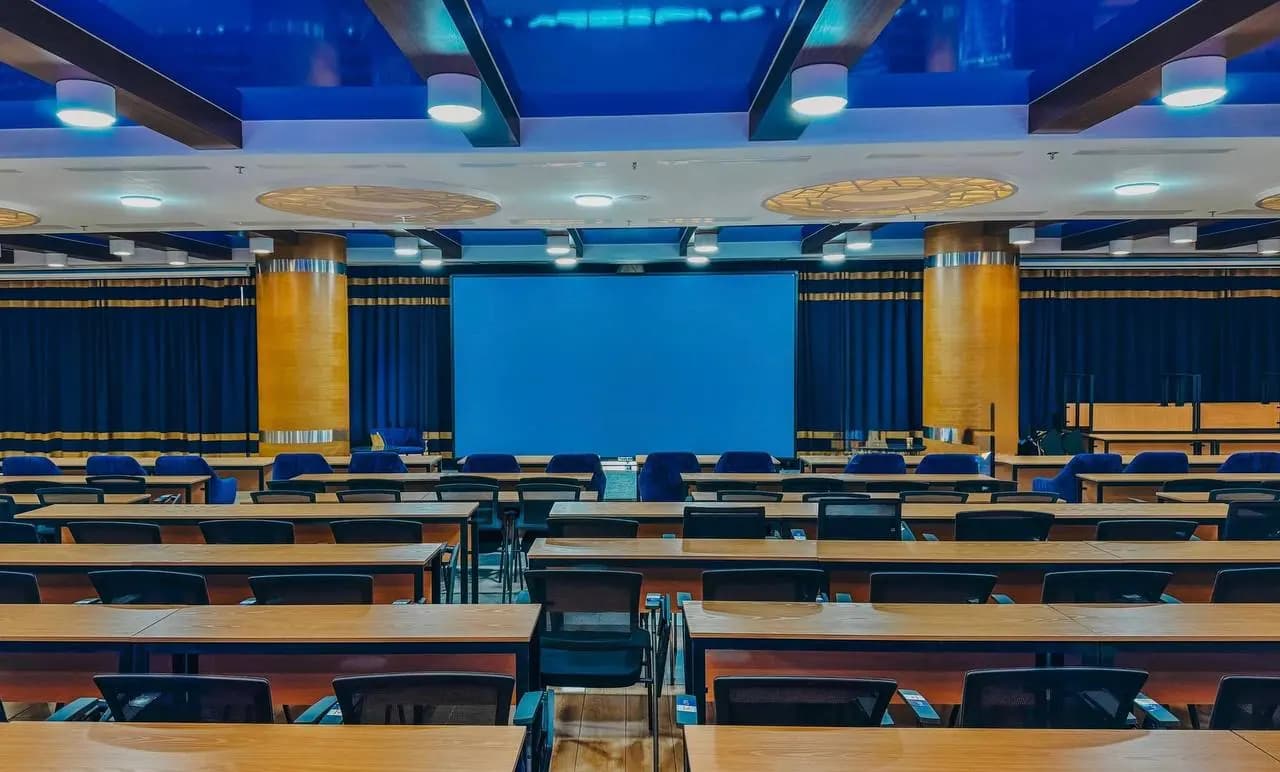 Conference Hall (UA300) 4