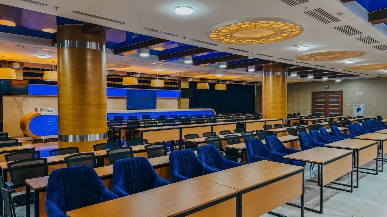 Conference Hall (UA300) 5