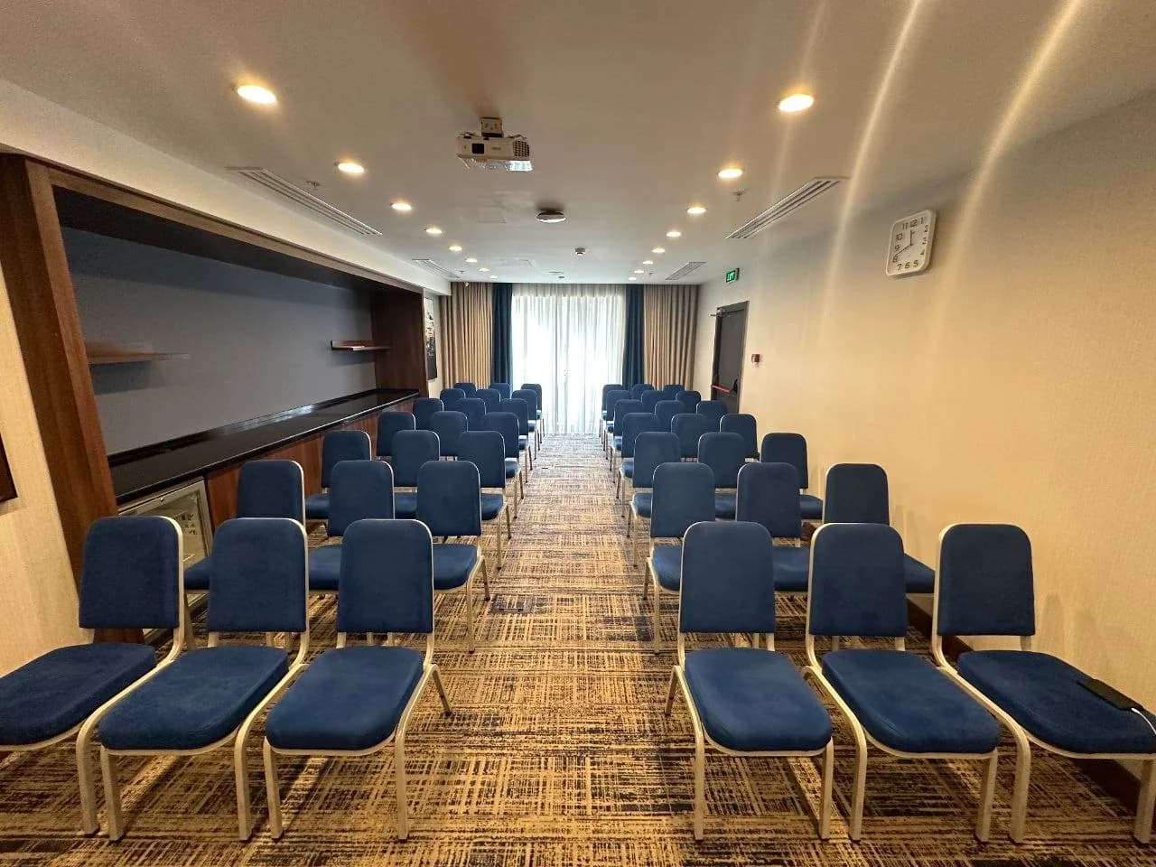 Conference hall (CB42)