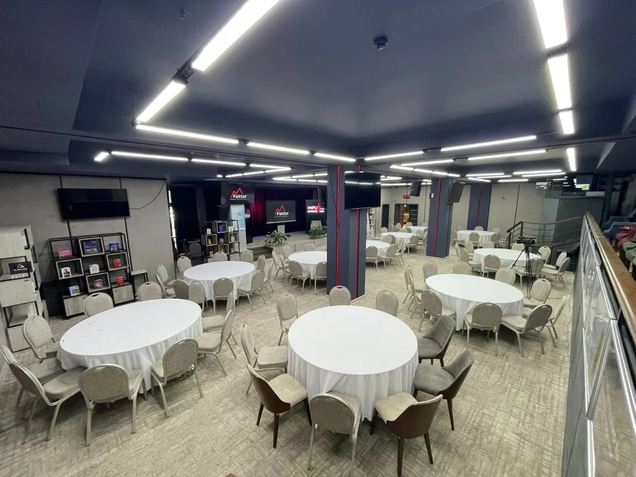 Conference Hall (MF200)