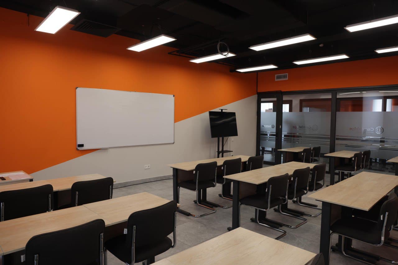 Seminar Room (EM25) 2