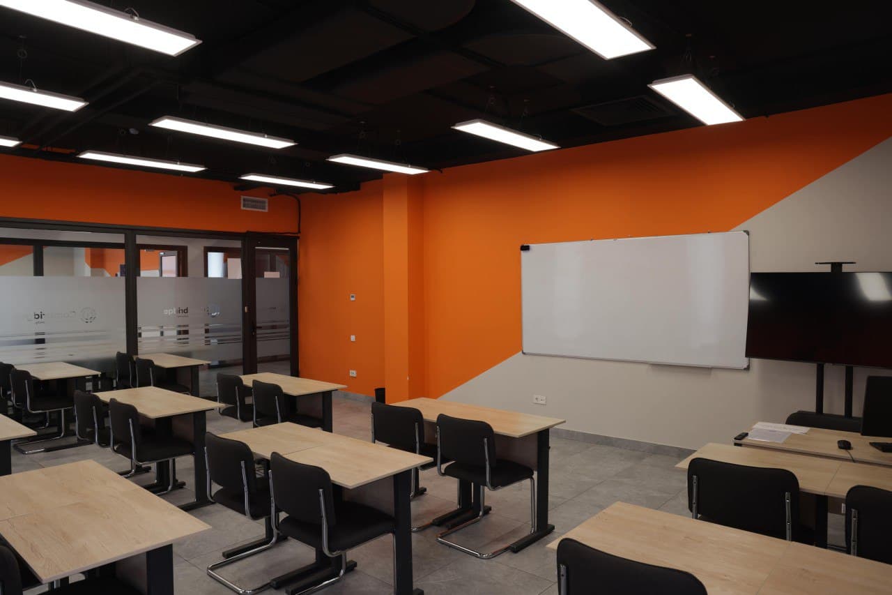 Seminar Room (EM25) 3