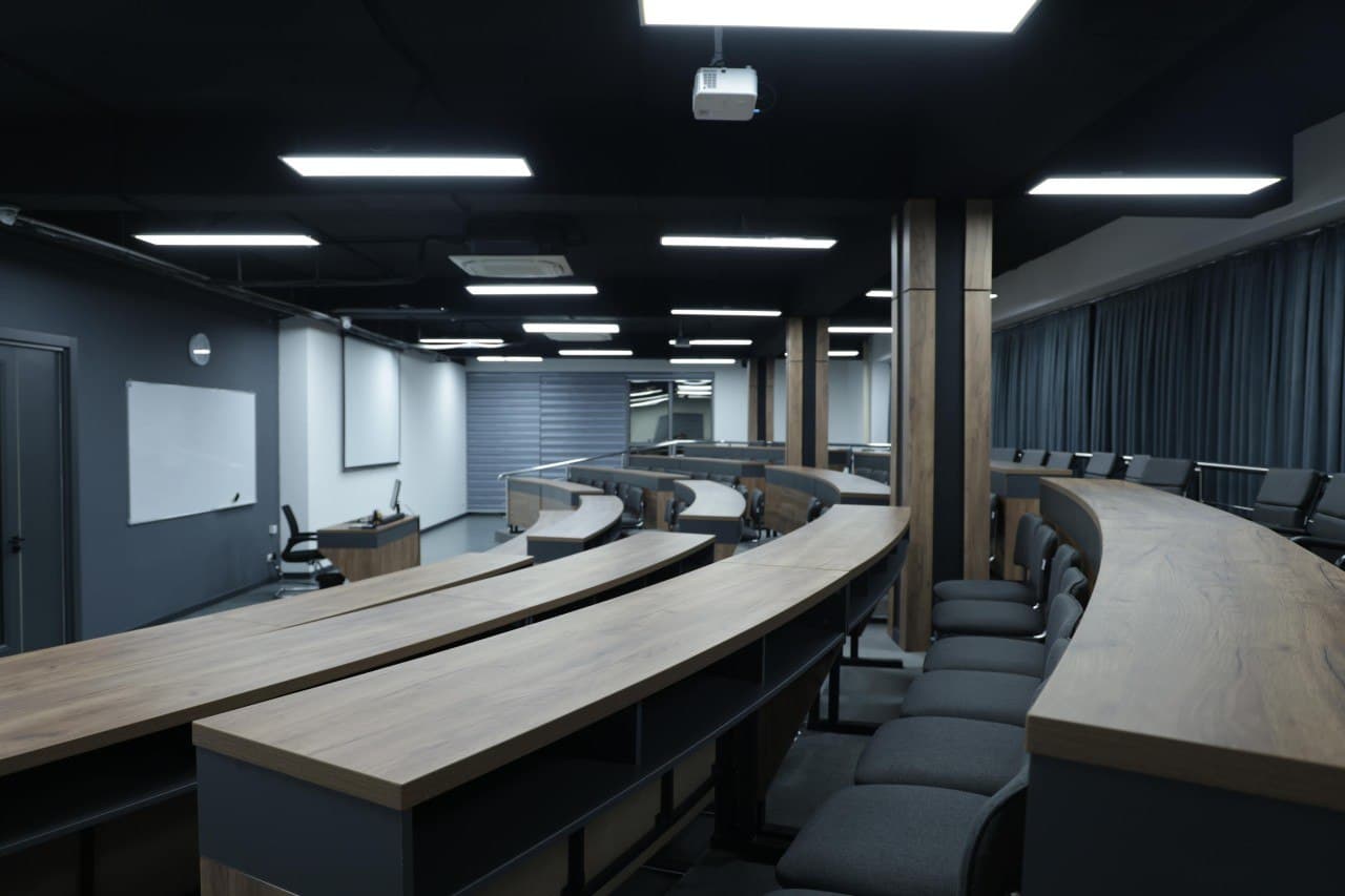 Conference Zone (EM80) 4