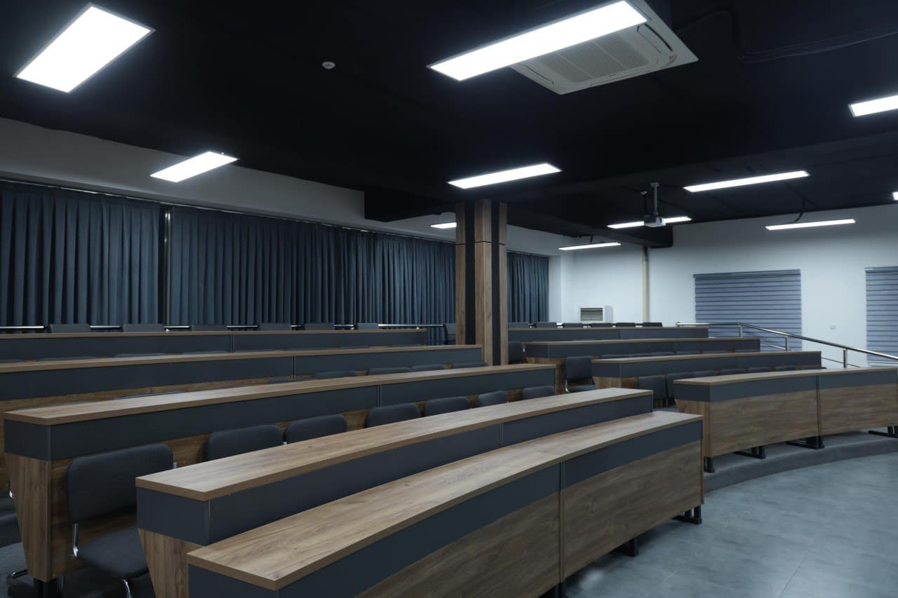 Conference Zone (EM80) 5