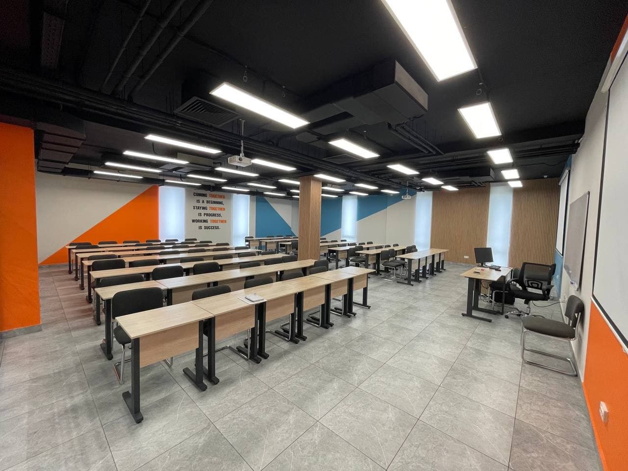 Lecture Room (EM120) 3