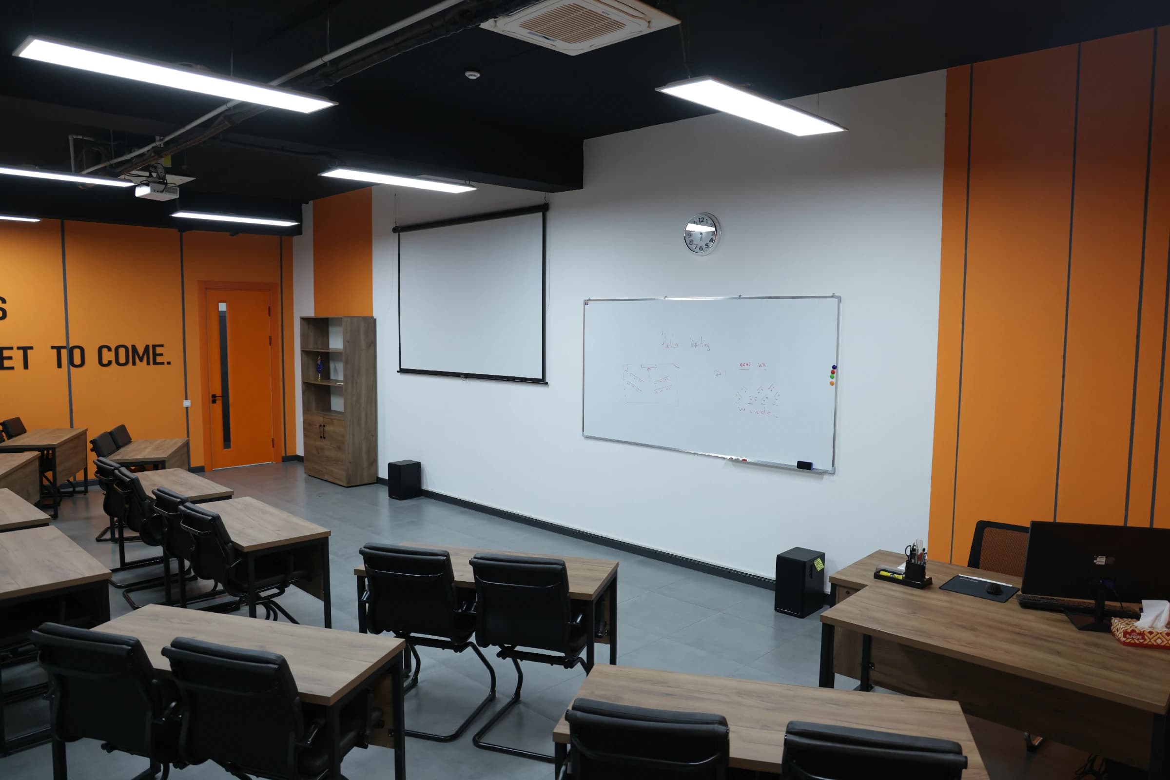 Classroom (EM30) 6