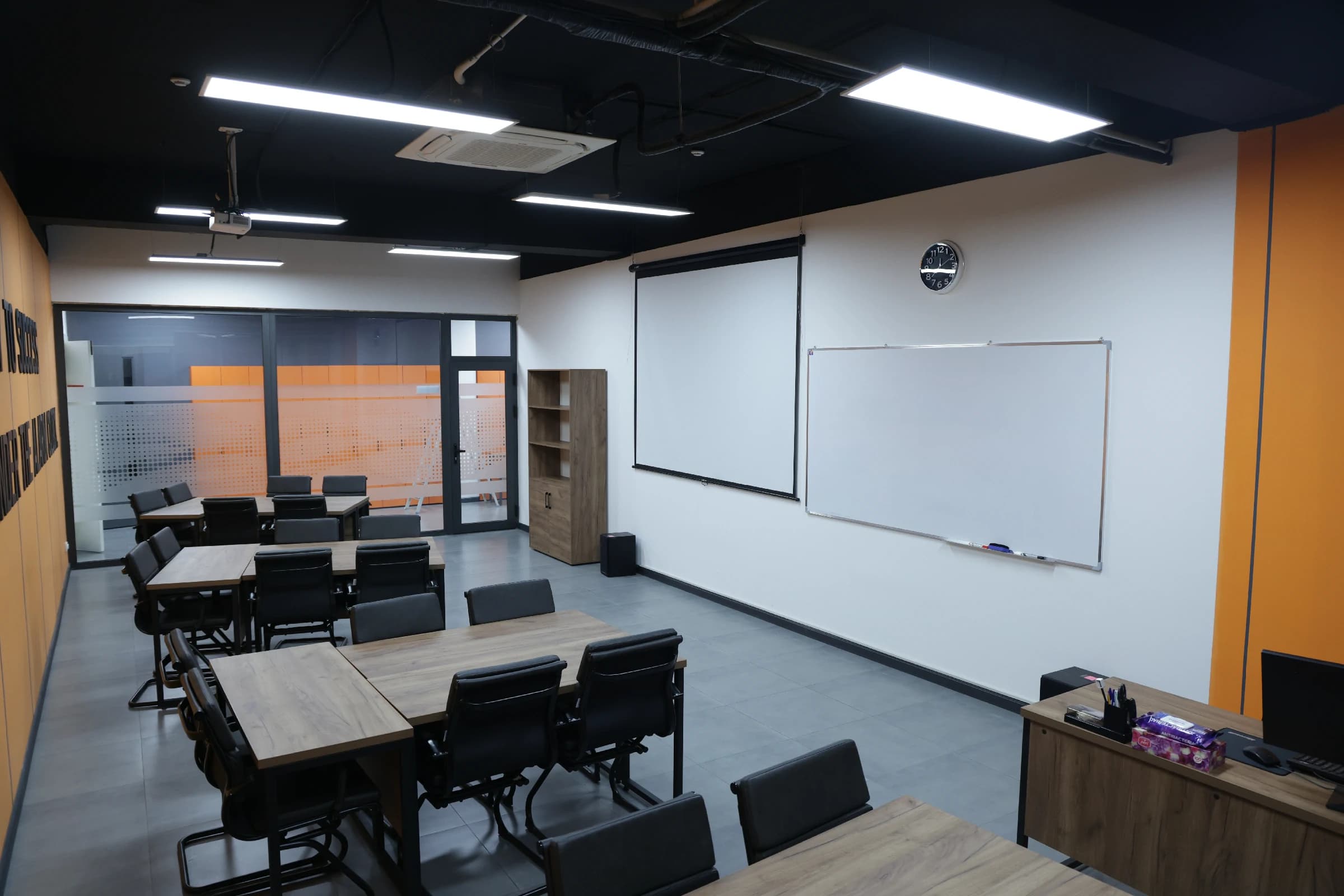 Classroom (EM30) 5